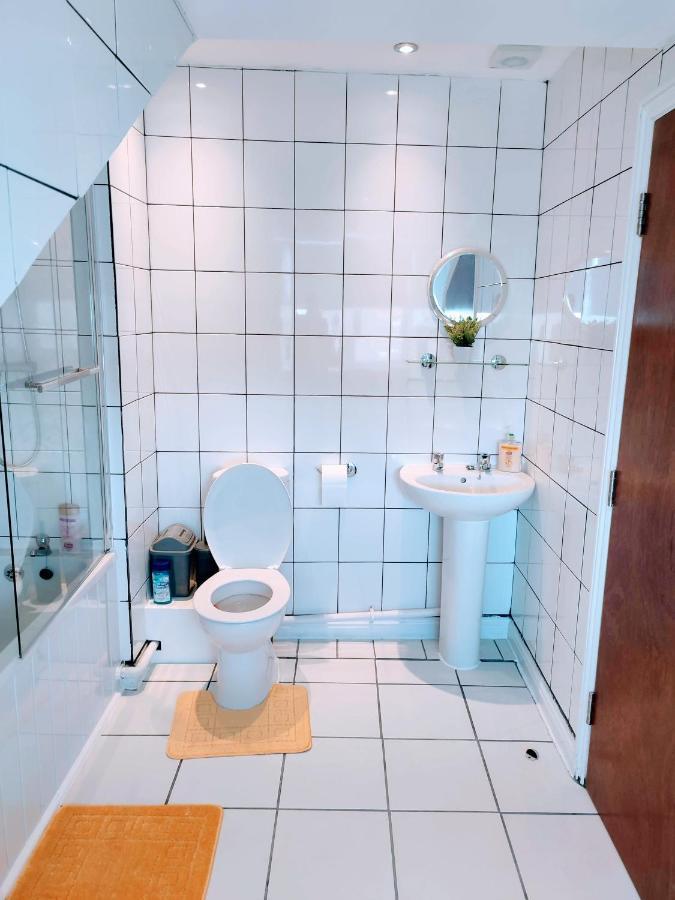 Crystal Suite 4 - Private Parking - Metro Норт-Шілдс Екстер'єр фото